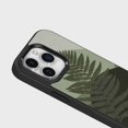 thumbnail image 2 of Caseco Étui iPhone 15 Pro avec MagSafe - Feuille Verte, 2 of 5