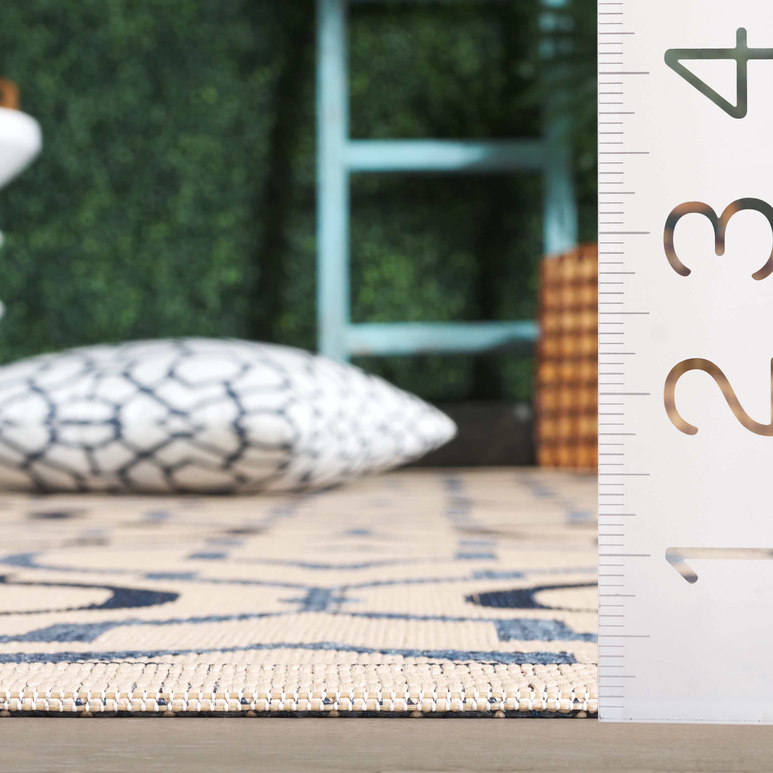 Safavieh Courtyard Bayon Geometric Indoor/Outdoor Runner Rug, Beige/Navy, 2'4" x 12'