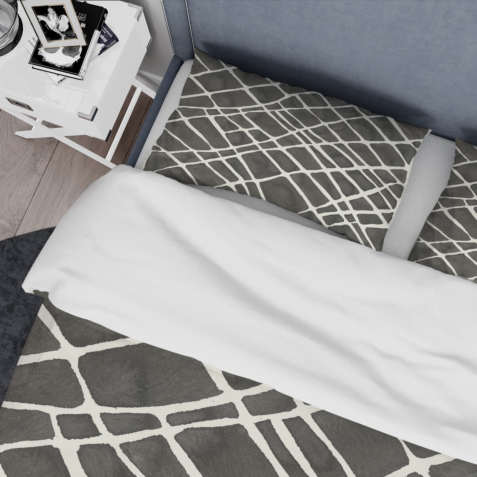 Designart 'Minimalist Graphics V' Geometric Duvet Cover Set