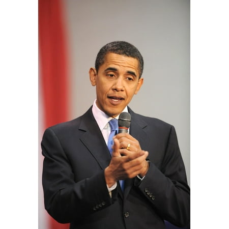 Arena Hub Plaza Wilkes Barre Township Pa Democratic Presidential Candidate Sen Barack Obama On Stage For Barack Obama Road To Change Campaign Bus Tour Wilkes University Wilkes-Barre Pa April 01 2008 Photo By Brad BarketEverett Collection Cel ()