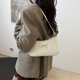thumbnail image 2 of Bolso de bandolera de moda con lazo bajo el brazo para mujer, nueva colección 2025, estilo coreano, personalidad moderna, elegante y sofisticado, bolso baguette para el día a día., 2 of 10