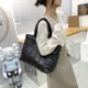 thumbnail image 5 of Bolso bandolera acolchado Likrtyny negro con cremallera, 5 of 9