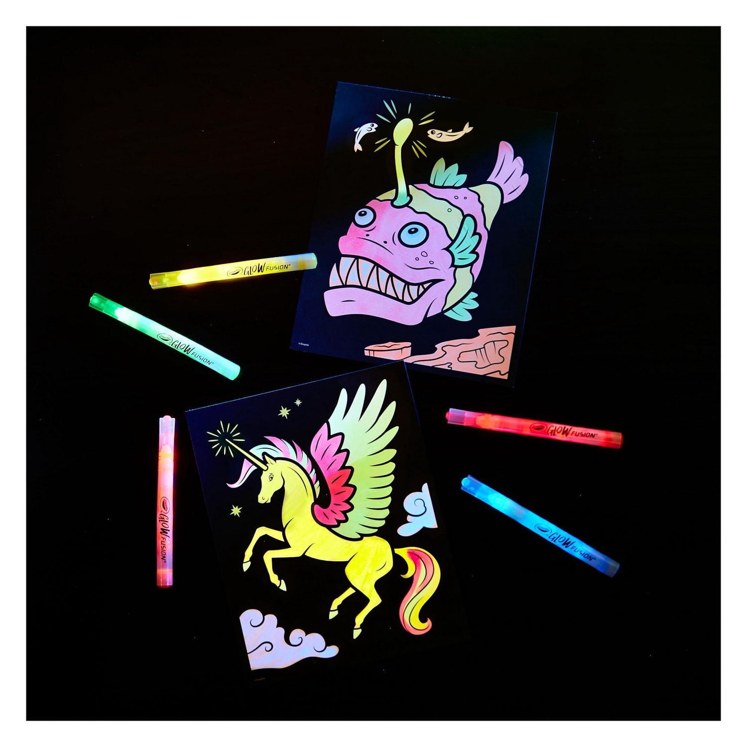 Crayola Glow Fusion Marker Colouring Set - Mythical Creatures