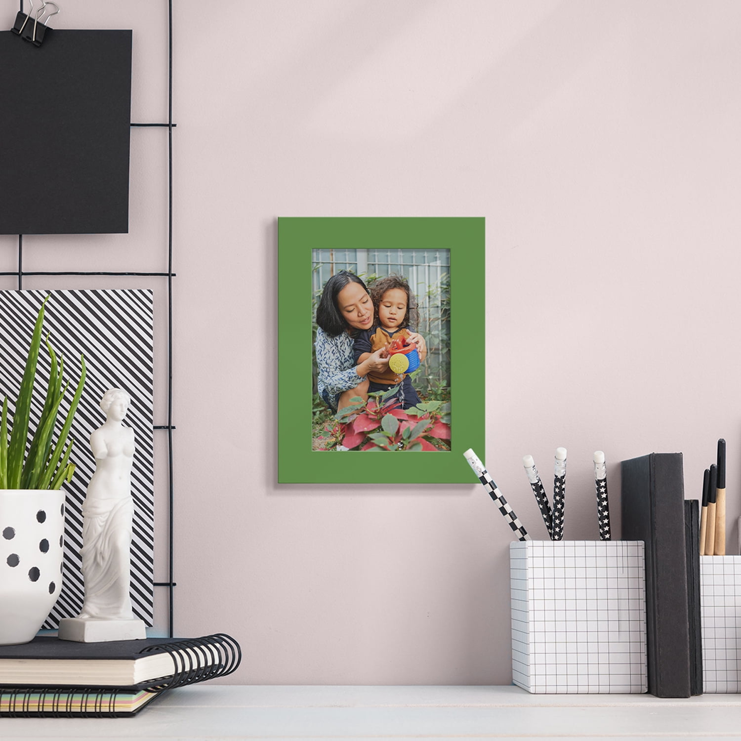 Modern 3.5 in. x 5 in. Green Picture Frame (Set of 2)