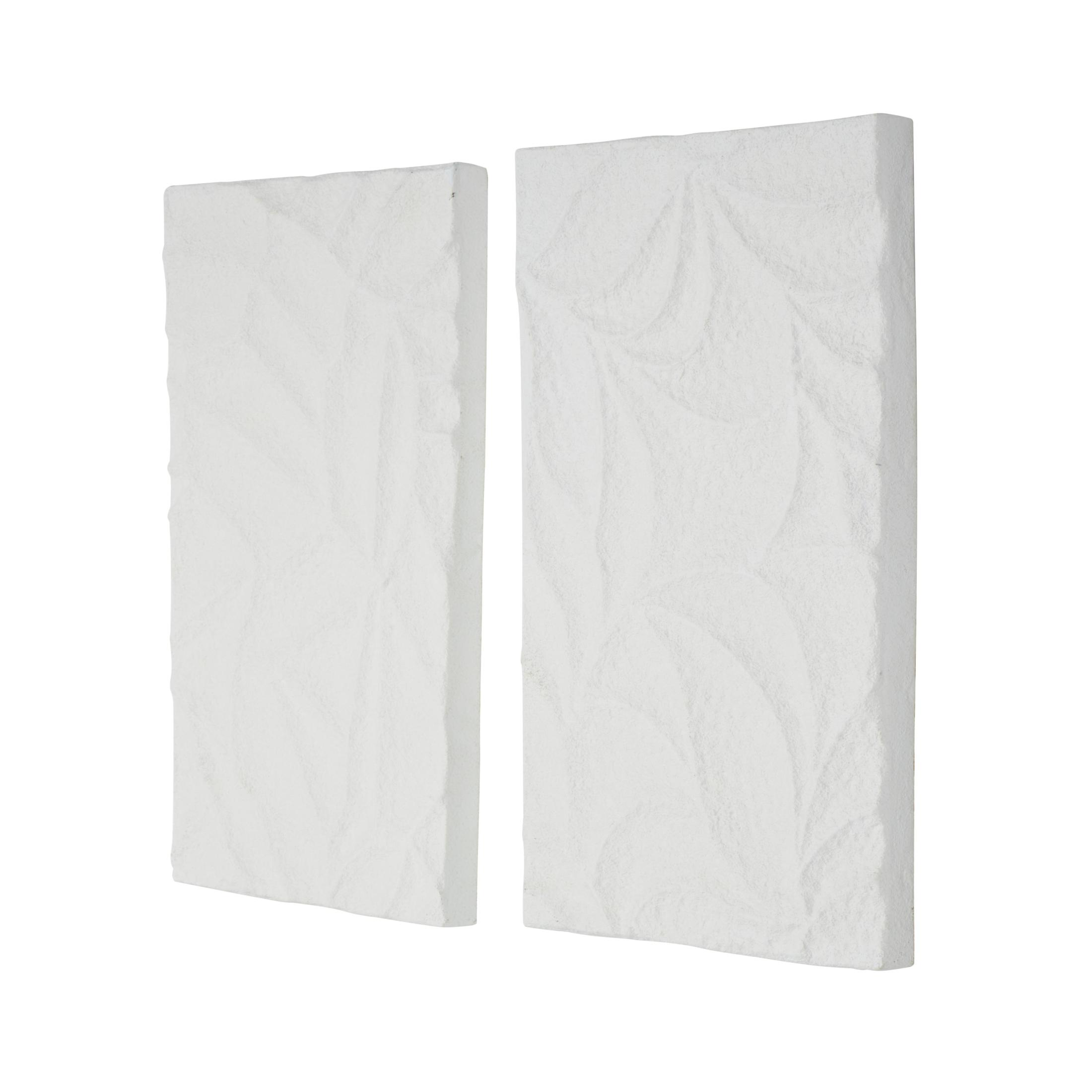 DecMode White Metal Embossed Leaf Wall Decor (2 Count)