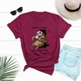 thumbnail image 1 of Camiseta de mujer Cute Sloth Print Manga corta O Cuello Tallas grandes Casual Tops sueltos S-5XL Abanopi borgoña/Grande, 1 of 7