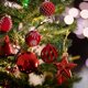 thumbnail image 4 of Adornos navideños esferas festivas pintadas a mano globos decorativos de terciopelo rojo oscuro con acabado perlado para decorar en Navidad, 4 of 8