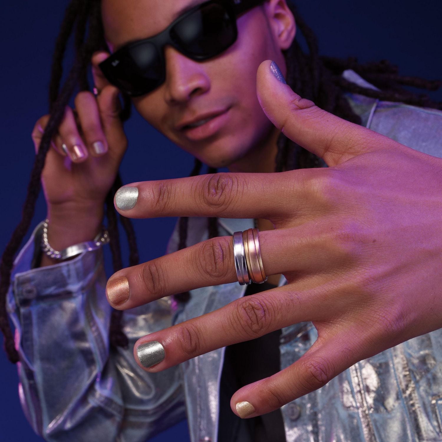 Vernis à ongles Insta-Dri®, formule 3-en-1 avec base et top coat intégrés. 1 geste, 1 couche, c'est fait. Sèche en 60 secondes Vernis de finition Insta-Dri