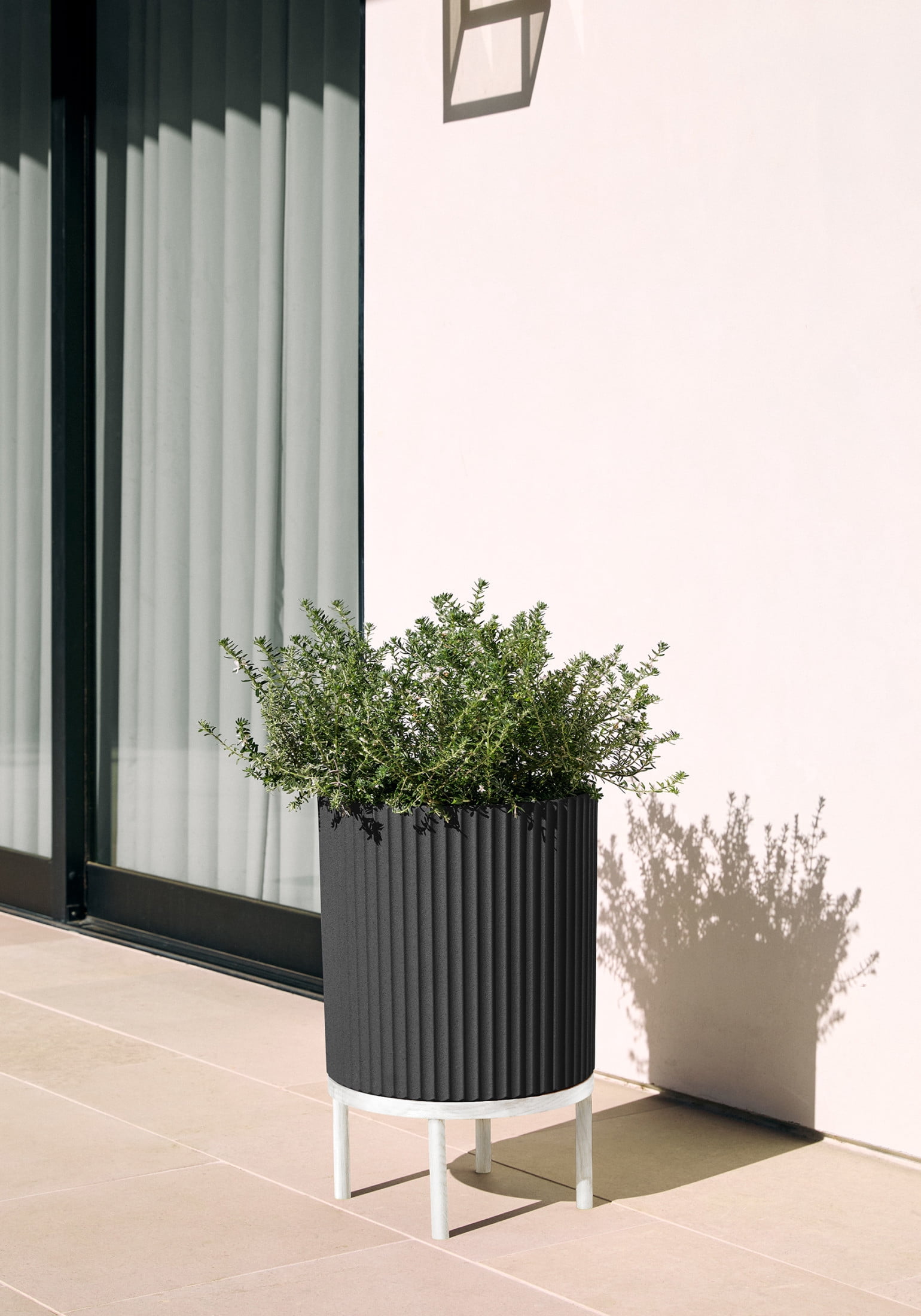 Veradek Demi Series Raised 16" Plastic-Stone Planter - (Black/White, 2 Pack)