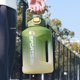 thumbnail image 4 of Termos para agua de 2400 ml grandes de fitness de gran capacidad para exteriores (verde militar), 4 of 8