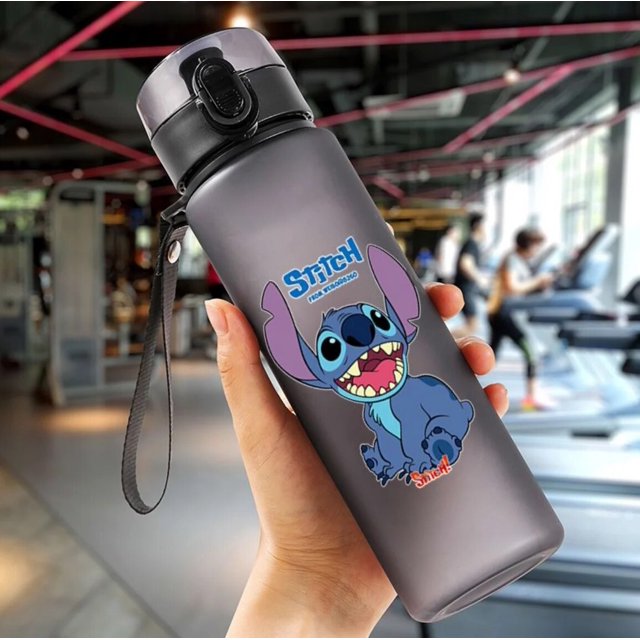 Botella de agua de Stitch de Anime de Disney para niños, vaso de agua de plástico portátil para adultos, taza de agua deportiva de alta capacidad, regalo, 560ML