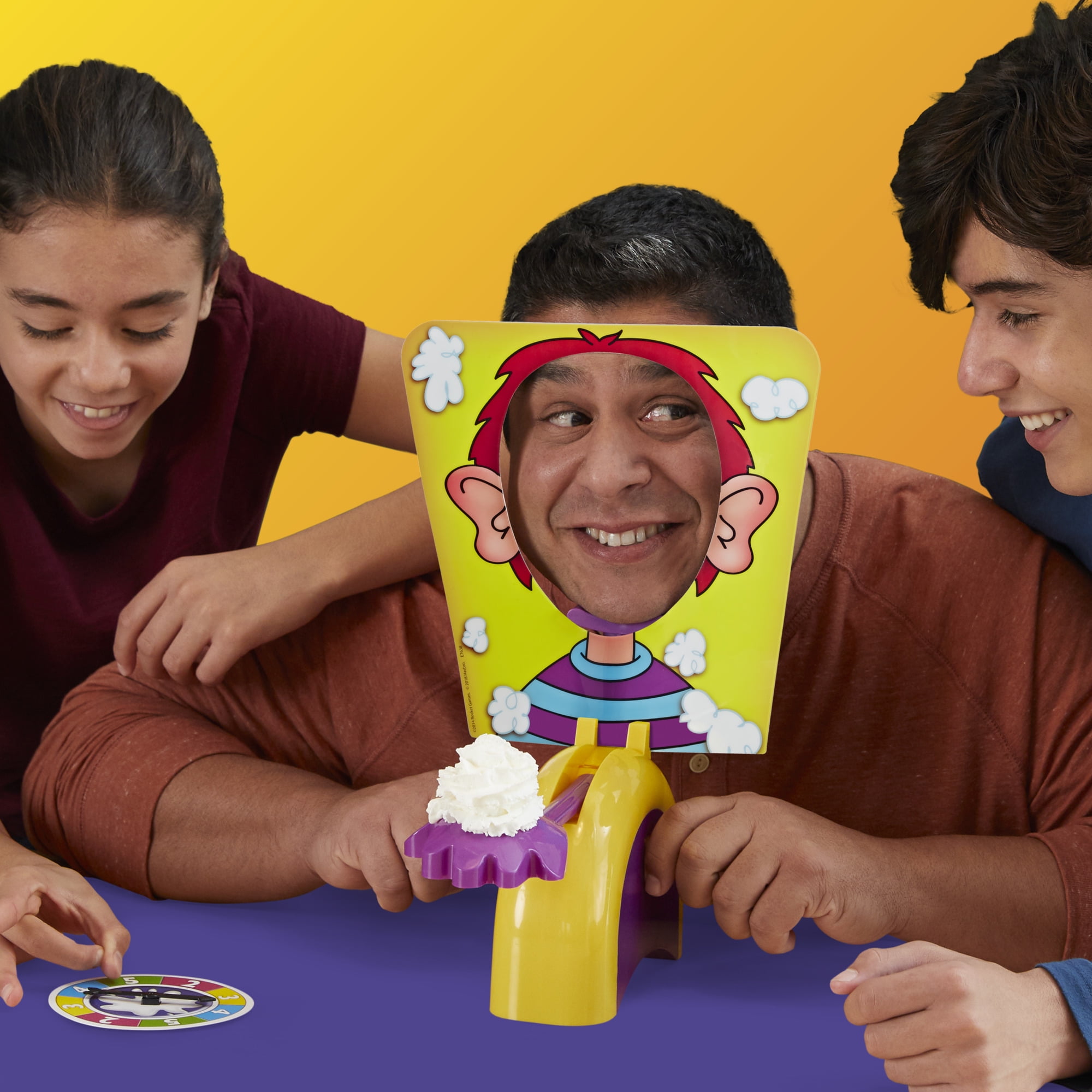 Pie Face! Fun Whipped Cream Family Board Game with Hand Spinner, for Kids Ages 5 and Up, 2+ Players (图5)