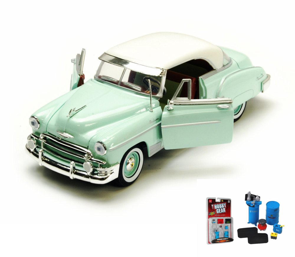 Diecast Car & Garage Diorama Package 1950 Chevy Bel Air, Green