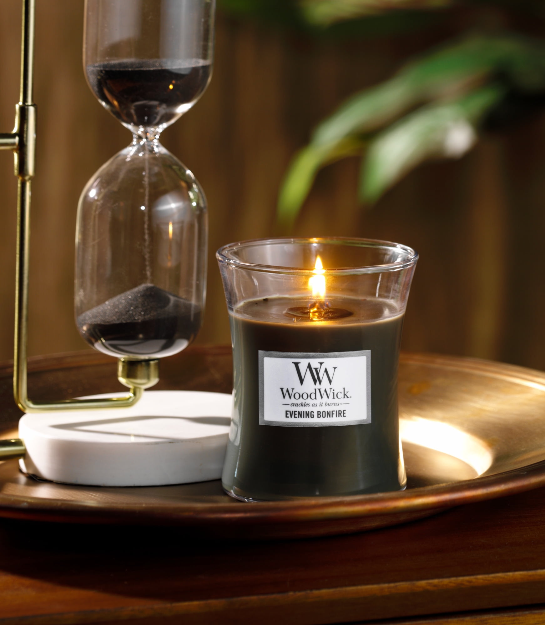 WoodWick Medium Hourglass Scented Candle, Cinnamon Chai with Crackling Wick, Burn Time: Up to 60 Hours