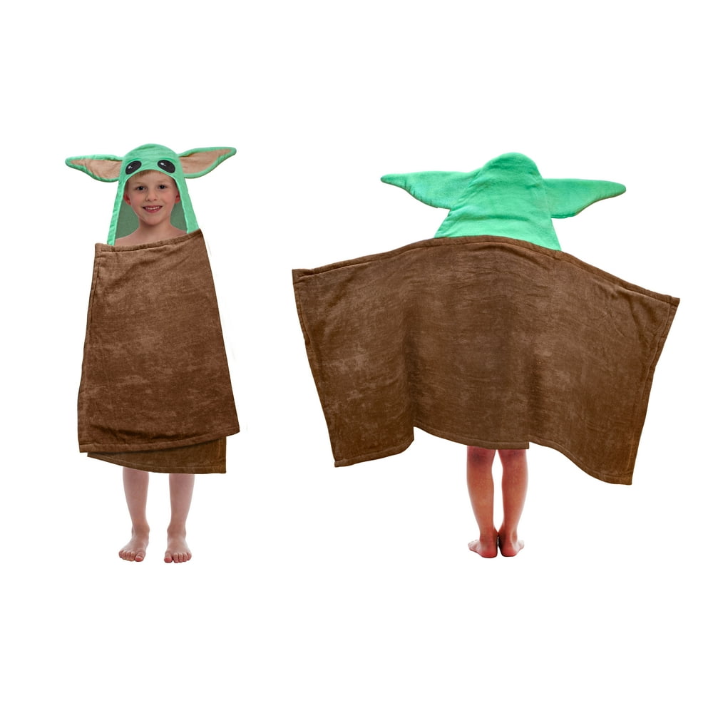 Star Wars Mandalorian Baby Yoda Brown and Green Hooded Bath Towel