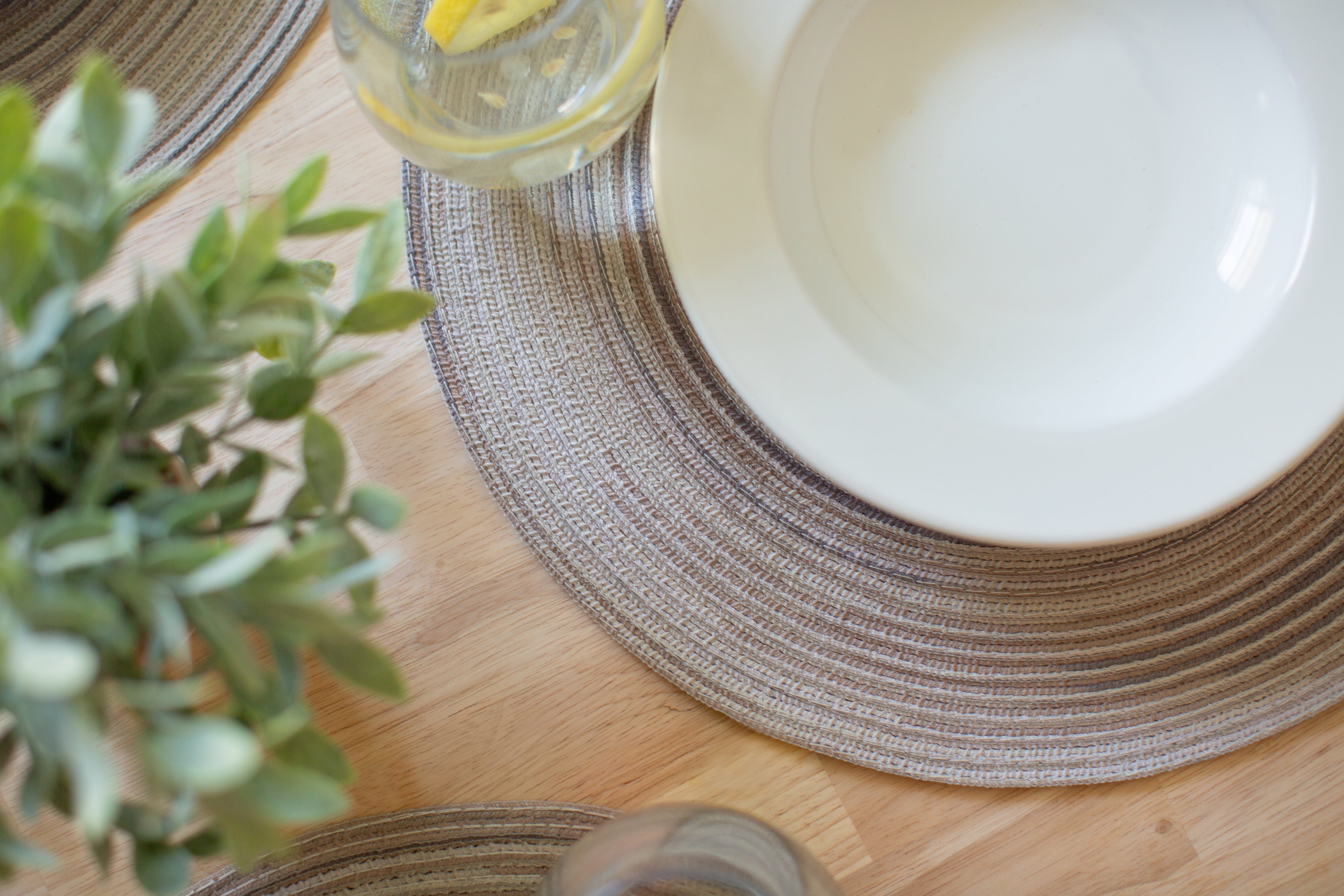 Mainstays Mars Ombre Stria Brown 15 Rd Placemat Walmart Com Walmart Com
