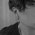 thumbnail image 3 of 2 pares de pendientes de moda con forma de cruz y plumas, estilo punk rock para mujer, color negro, 1 par, 3 of 5
