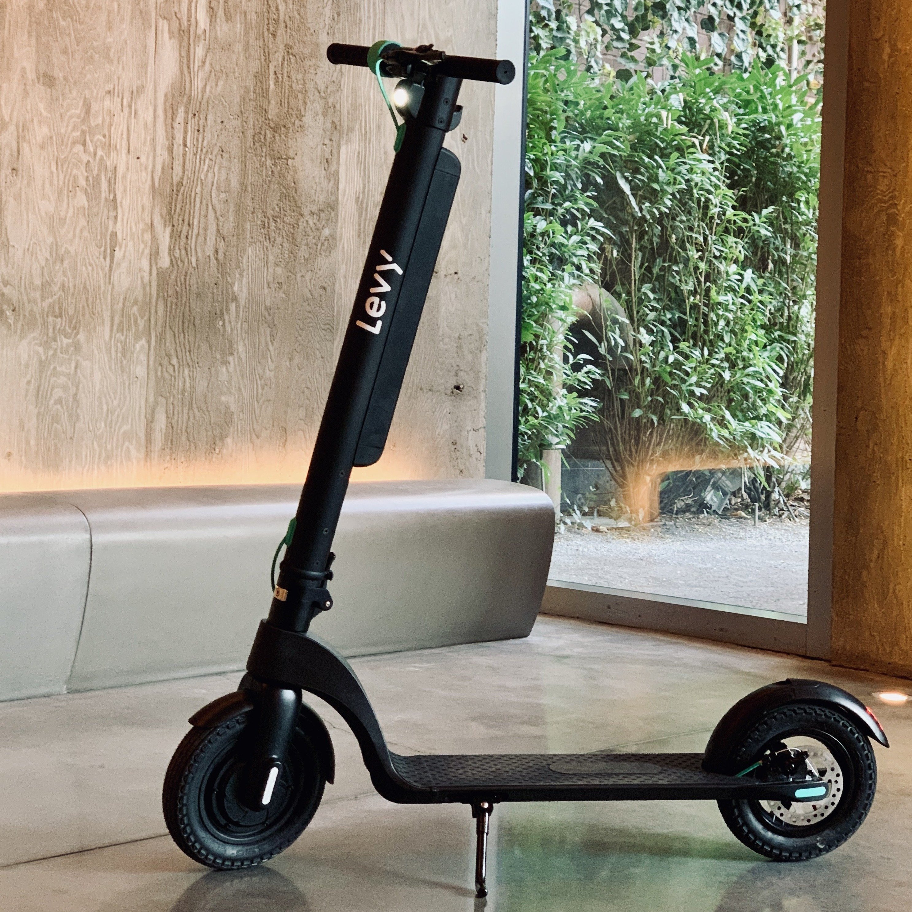 The Levy Plus Electric Scooter - image 4 of 4