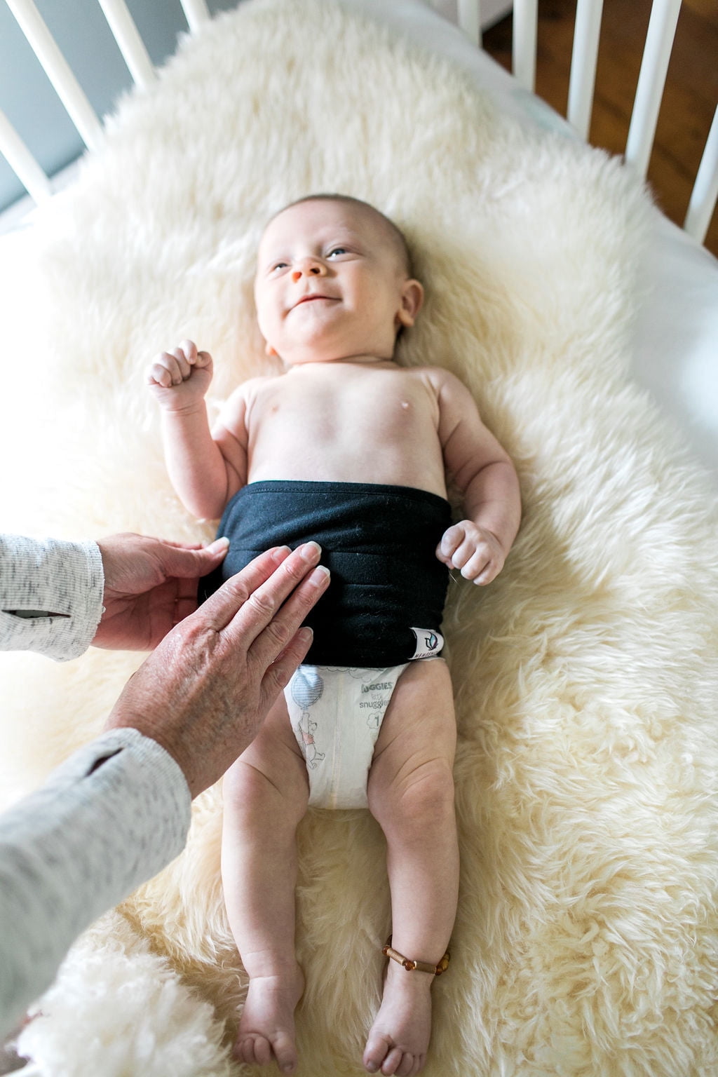 MEMEENO Belly Band for Colic & Gas Relief, Organic Cotton, Self-Warming for Fussy Newborn (Noir)