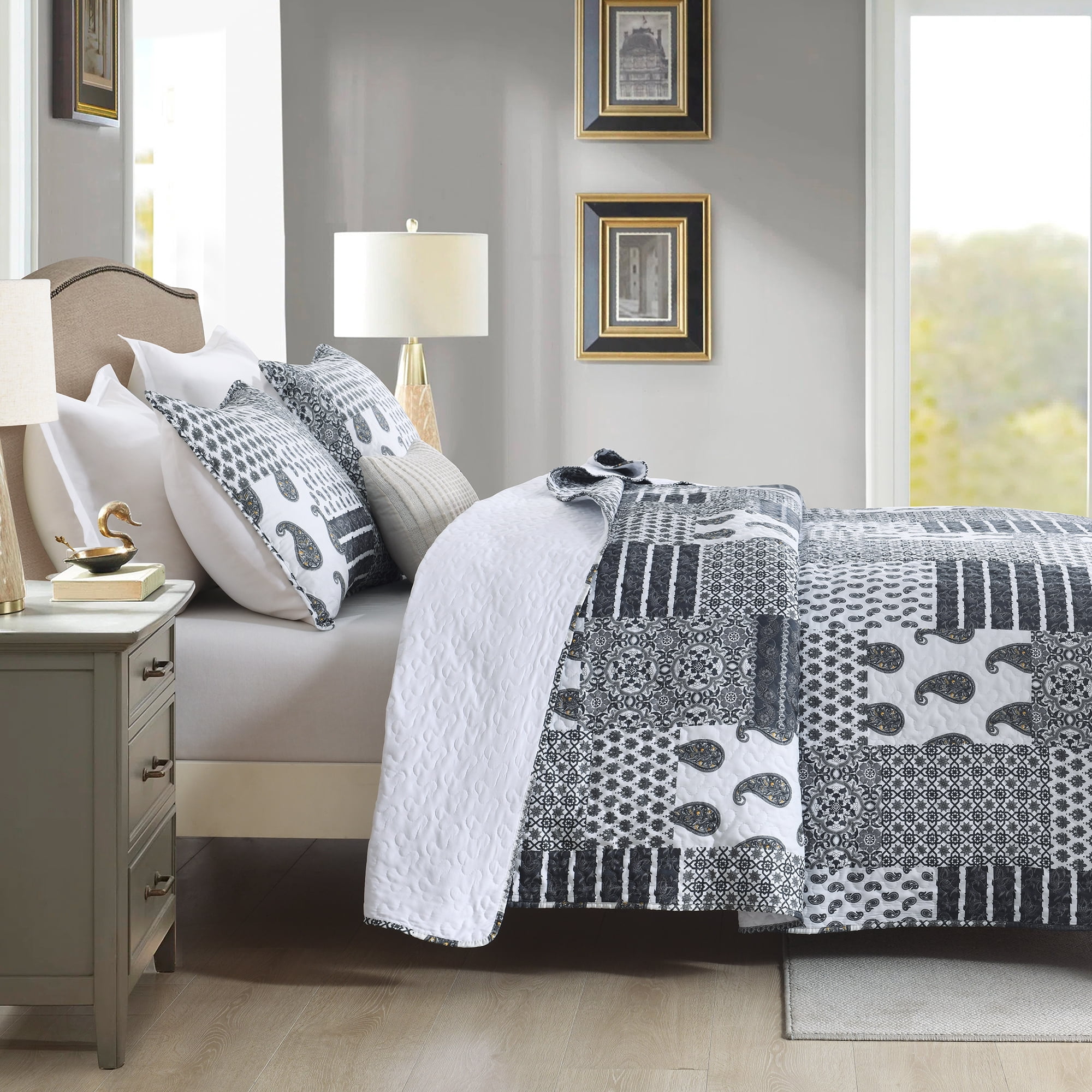 King Size Quilt Set, GREAGLE 3-Piece Warm Lightweight Rustic Farmhouse Grey Coverlet Patchwork Full Bedspreads Set with Pillow Shams, 104x90 inch, Gray Paisley Plaid Print