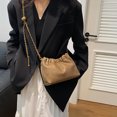 thumbnail image 3 of Bolso Bandolera Con Cadena Hombro para Mujer Elegante Piel Sintética Nube, 3 of 9