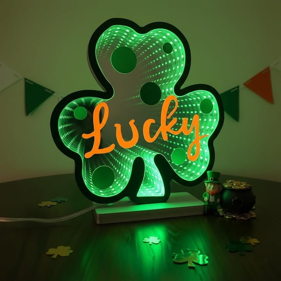 St. Patrick's Day Infinity Tunnel Night Light, 3D Shamrock Shaped LED Lamp for Table Decor, Battery/USB Powered Mirror Illusion Lamp for Bedroom, Party, Office