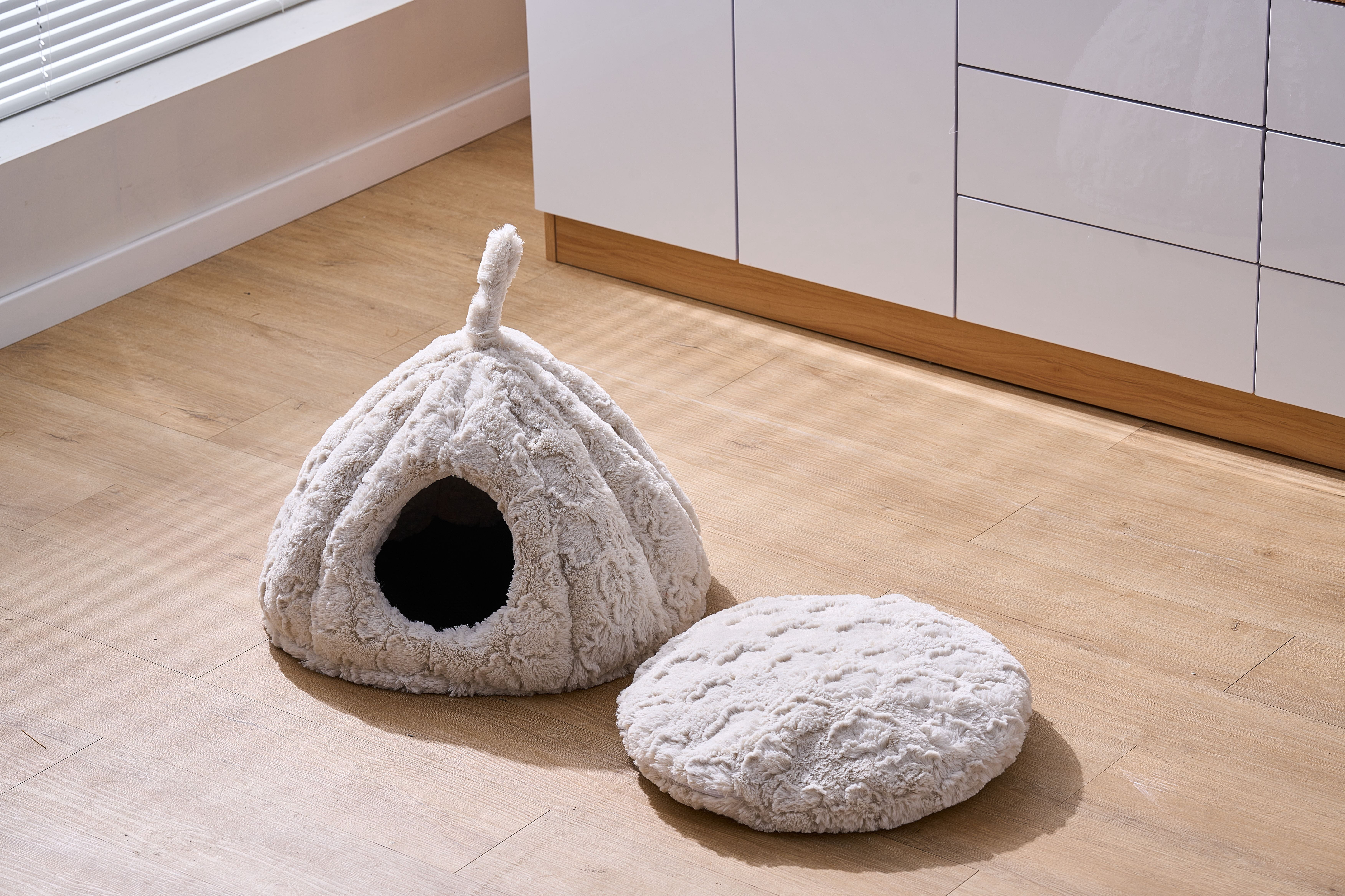 PetPals Anxiety Calming & Washable Kitten Cat Bed-Rose Hut