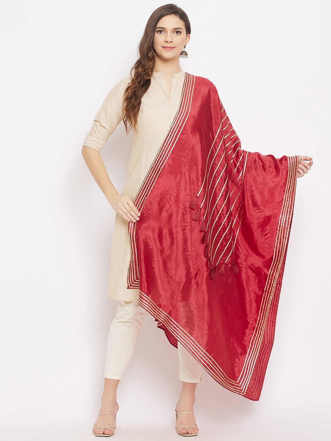 Daigonal embroidered chunni