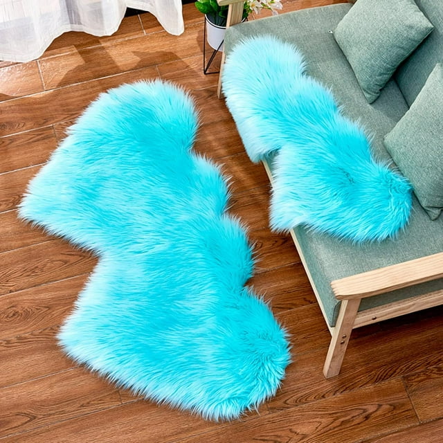 Double Heart Shaped Area Rug 1.1'x2.3' Fluffy Faux Sheep Skin Fur Area Rug Modern Carpet Fuzzy Rug Mat for Bedroom Living Room and Sofa, Light Blue