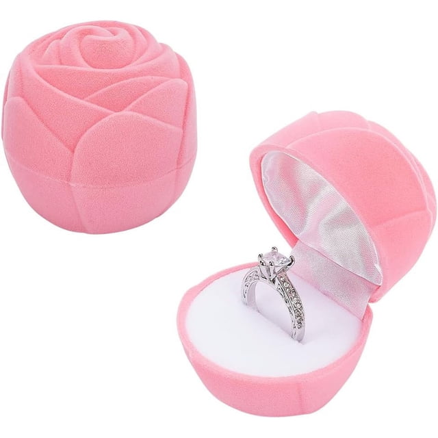 Caja para anillos de compromiso con 2 rosas de terciopelo rosa perla.