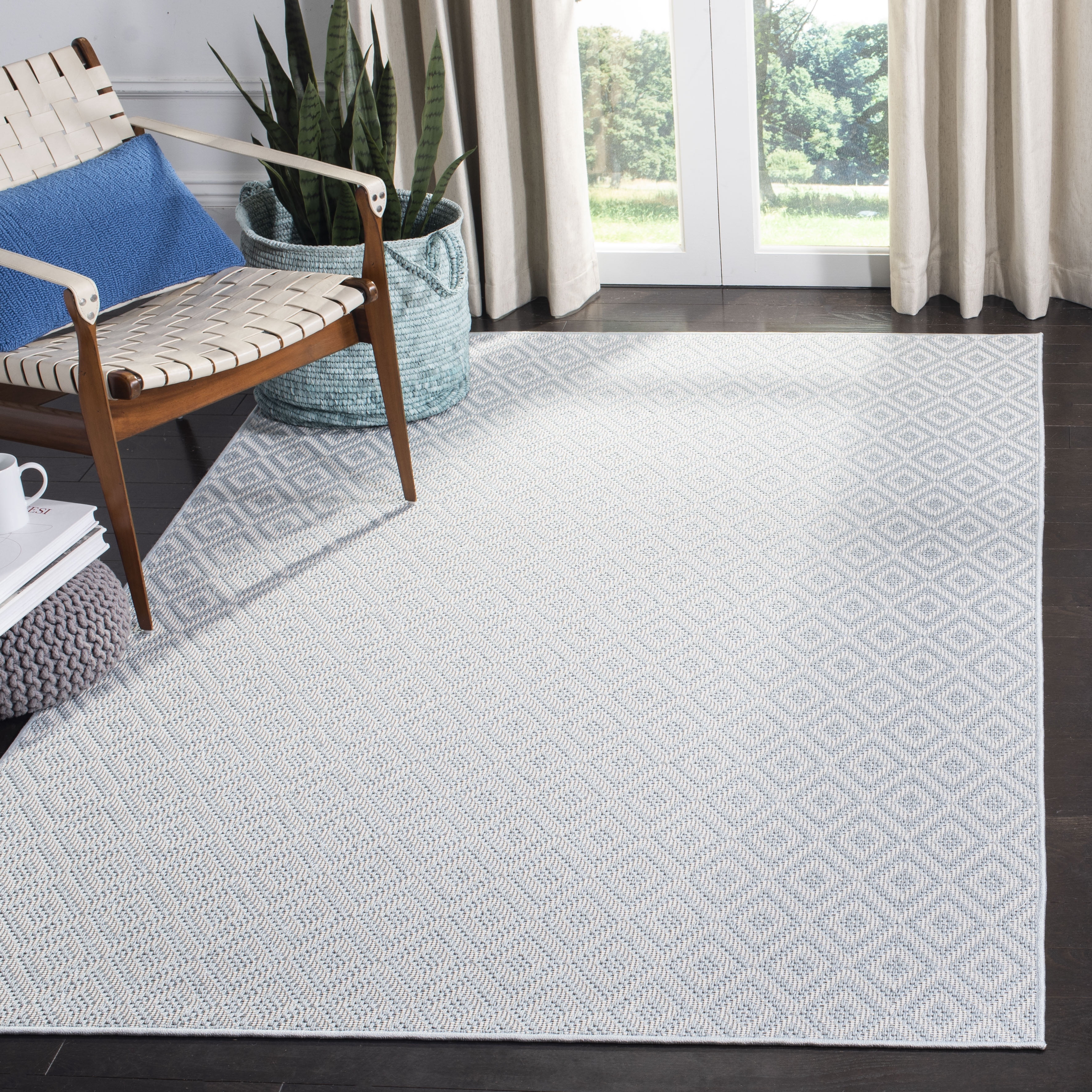 SAFAVIEH Martha Stewart Outdoor MSRO337J Aqua/ Cream Rug