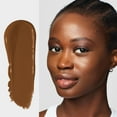 thumbnail image 3 of Sérum teinté Revlon Illuminance™, Procure une couvrance légère et modulable, 3 of 4