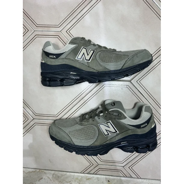 New Balance NB 2002R Green Vert Black olive M2002RCF Men 9.5