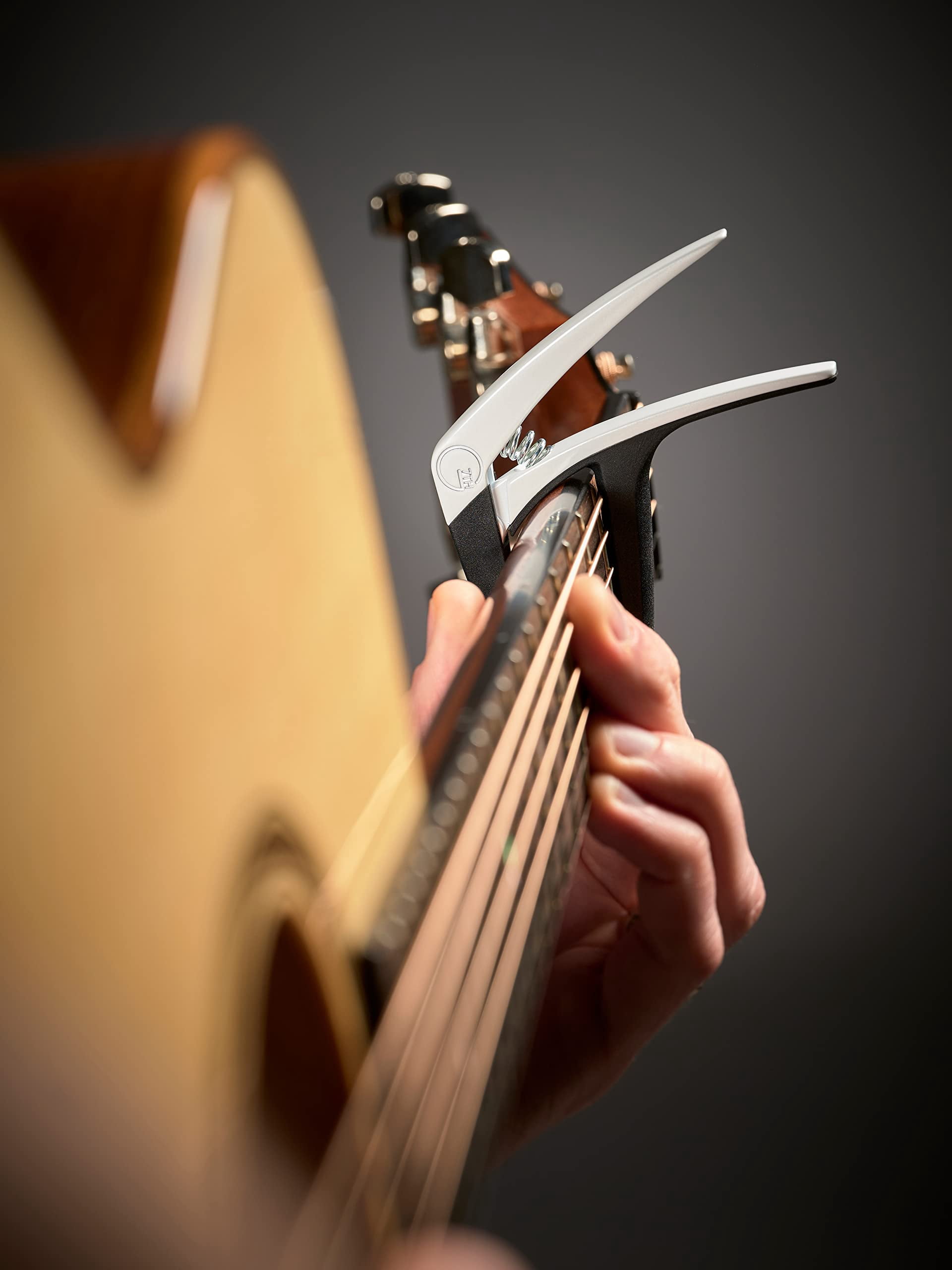 G7th Nashville Spring-Operated Guitar Capo White