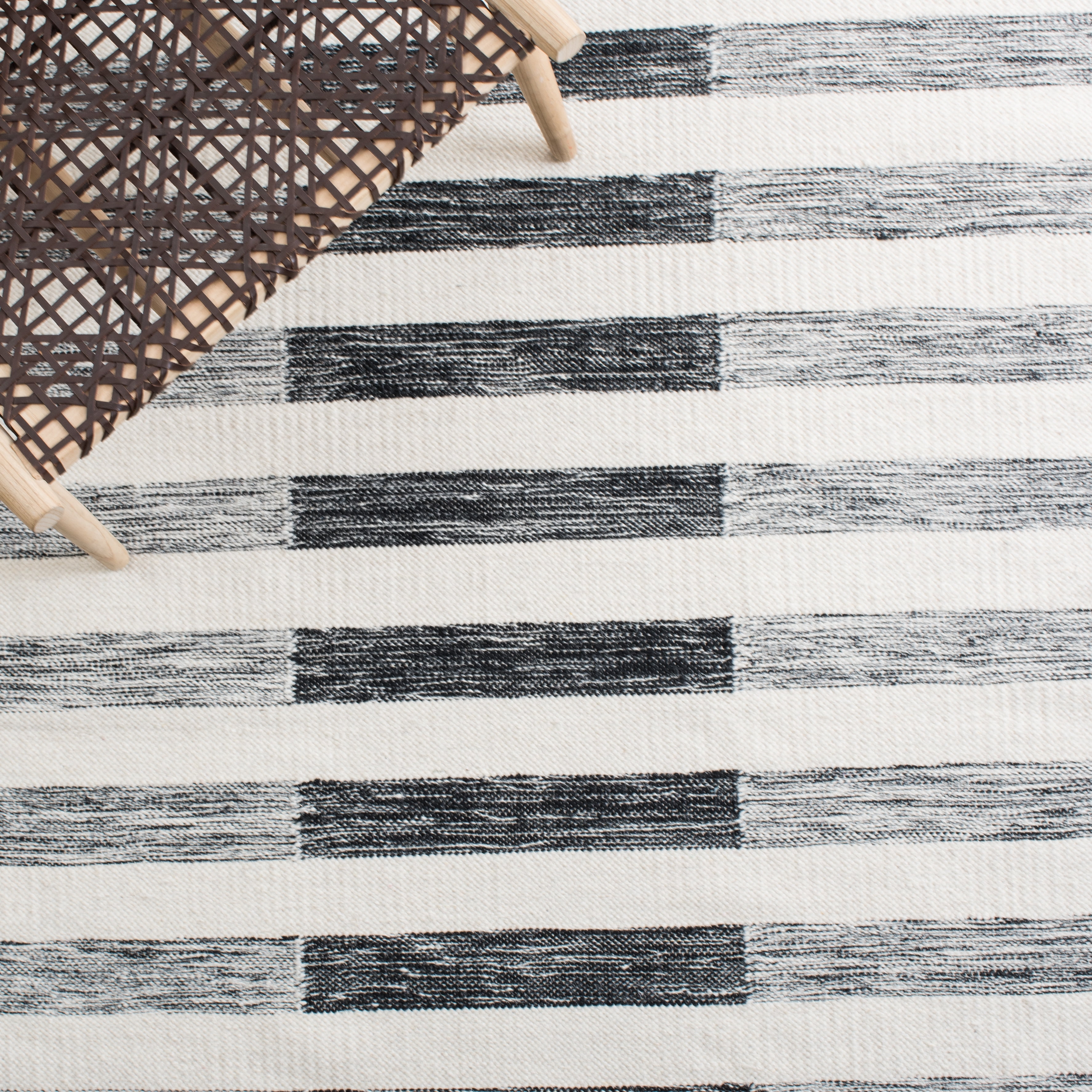 Safavieh Kilim Christal Striped Area Rug, Ivory/Black, 5' x 8'