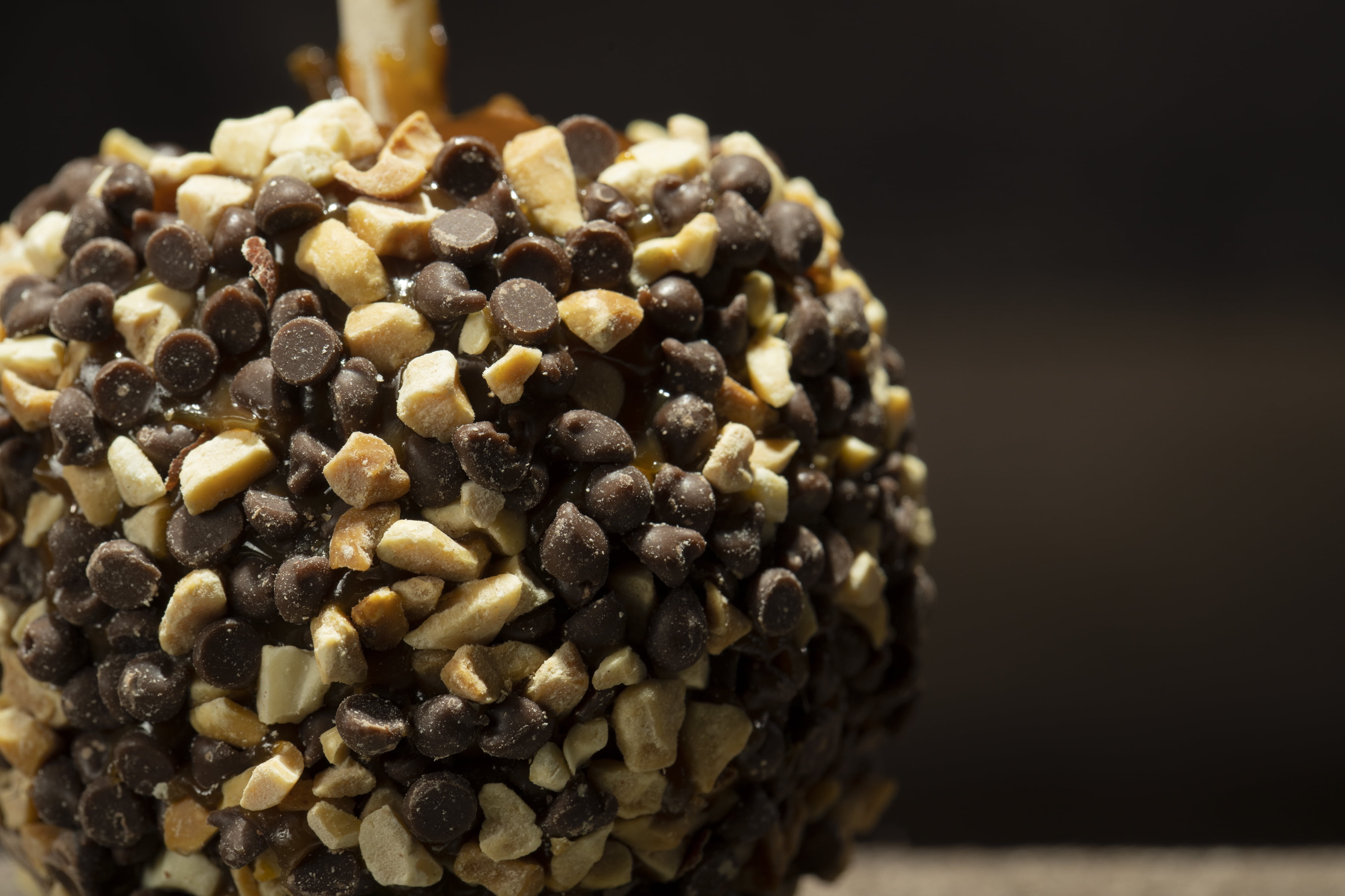 Fresh Caramel Apples with Chocolate Chips, 3 Pack