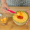 thumbnail image 3 of Naiovety 2 en 1 Bola de excavación de frutas Cuchara para tallar Helado Melón Baller Pop Cocina y Comedor Rosa roja, 3 of 6