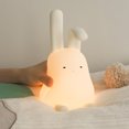 thumbnail image 2 of Linda lámpara de conejito, luz nocturna de decoración de escritorio con función de soporte para teléfono, regalos ideales de cumpleaños de Navidad de silicona para bebés, niños y adultos, 2 of 5