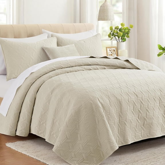 King Quilt Bedding Set with Pillow Shams, Beige | Lightweight Bedspread, Soft Material, All-season Quilted Coverlet, 3 Pieces Summer Bedding, Suitable for Bedroom Guest Room