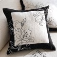 thumbnail image 2 of Funda de almohada de lujo bordada en blanco y negro de 45 x 45 cm, 2 of 2