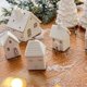 thumbnail image 5 of Mini casa de nieve de cerámica nórdica para Navidad, colgante para casa de Navidad, regalo de Navidad, pequeños adornos de regalo, 5 of 5