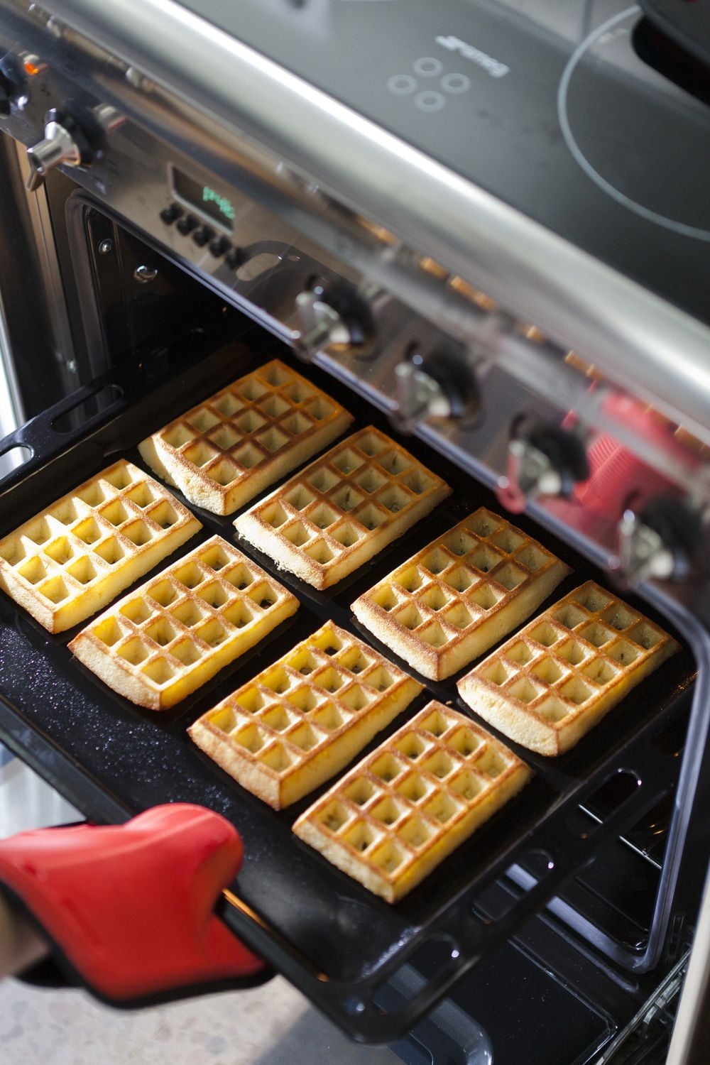 Moule à gaufres Lekue 2 pièces en rouge