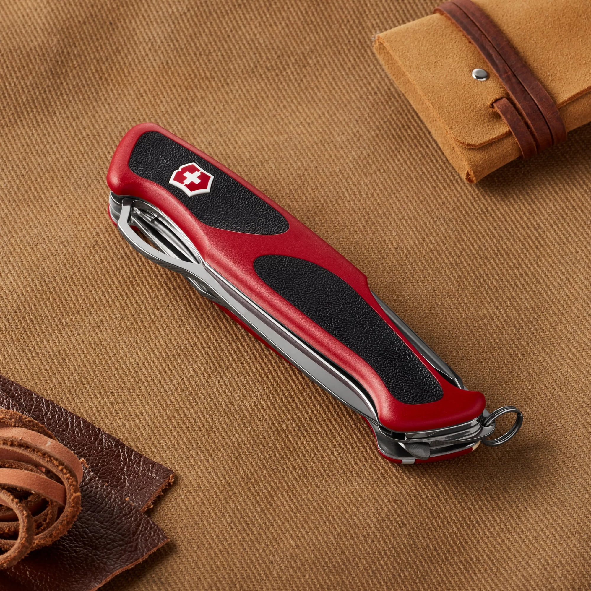 Victorinox Ranger 78 M Swiss Army Knife 12 Function Swiss Made Pocket Knife With Large Blade, Philips Screwdriver and Bottle Opener - Red/Black
