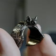 thumbnail image 3 of Minnieouse Anillo de murciélago vintage ajustable Anillo de dedo minimalista y de moda Anillos de dedo abiertos góticos Ropa, zapatos y accesorios Miscelánea dorado, 3 of 6