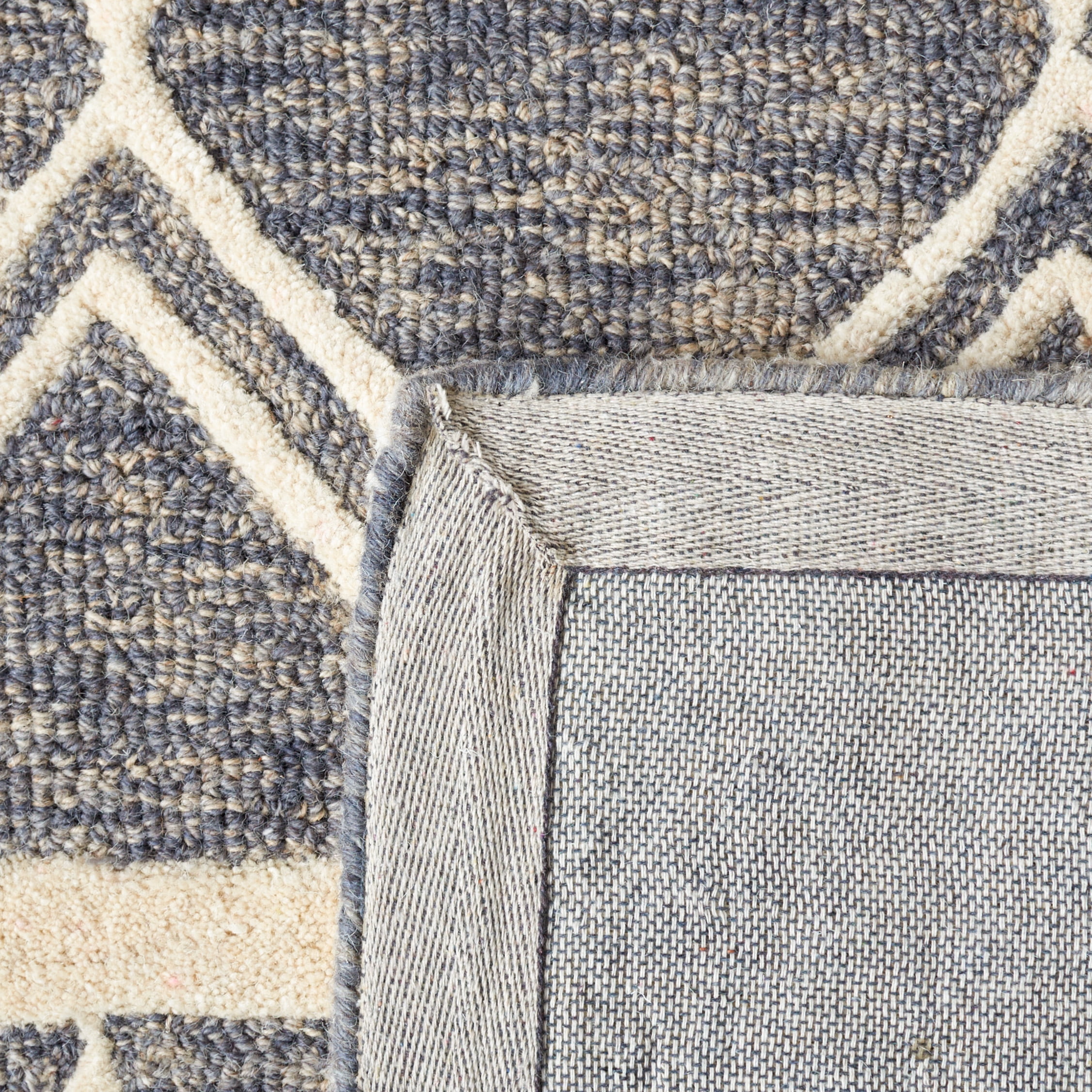 SAFAVIEH Abstract Torrey Geometric Wool Area Rug, Gray/Ivory, 6' x 6' Square