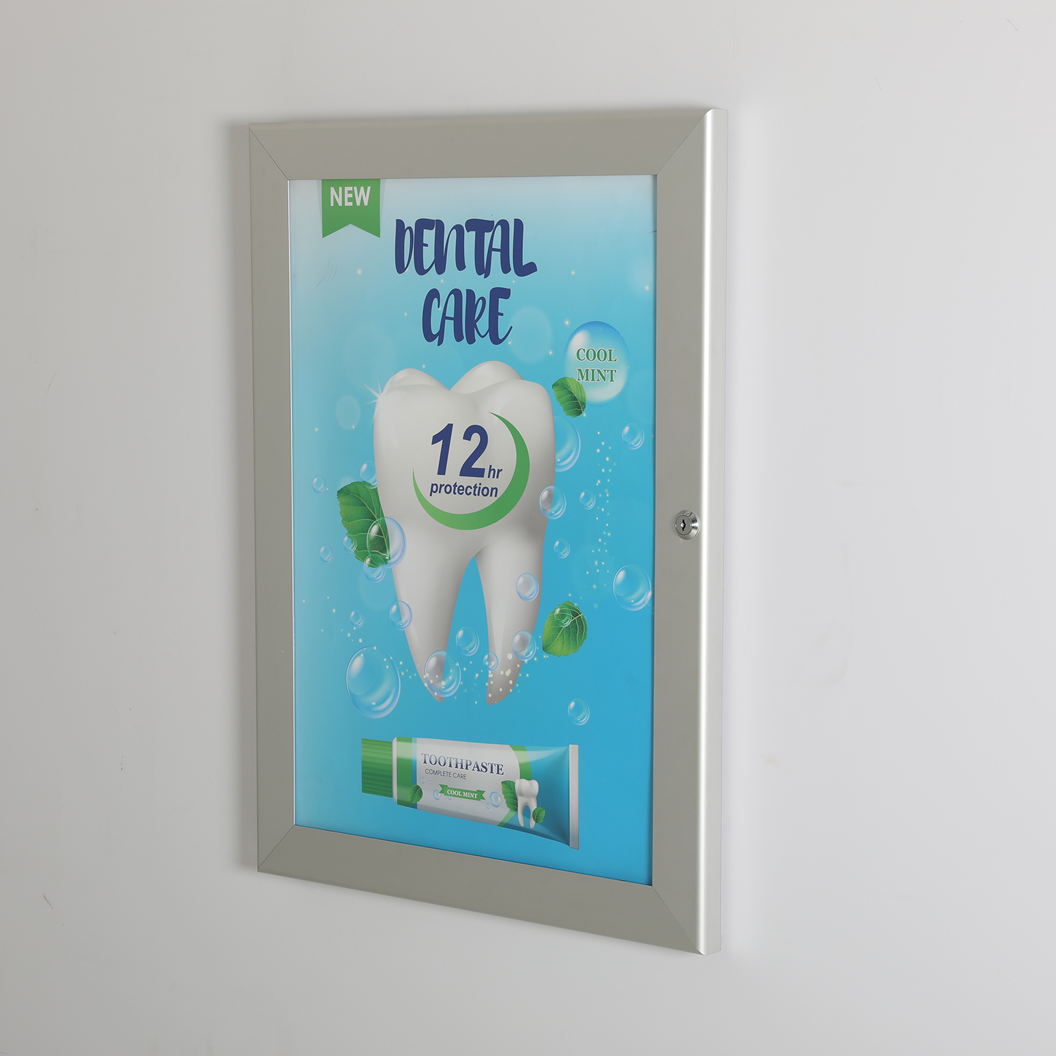 M&T Displays Enclosed Lockable Sealed Poster Showboard 36x48 Inches Silver Aluminum Noticeboard Bulletin Board For Office School Classroom Hospital Commercial Use