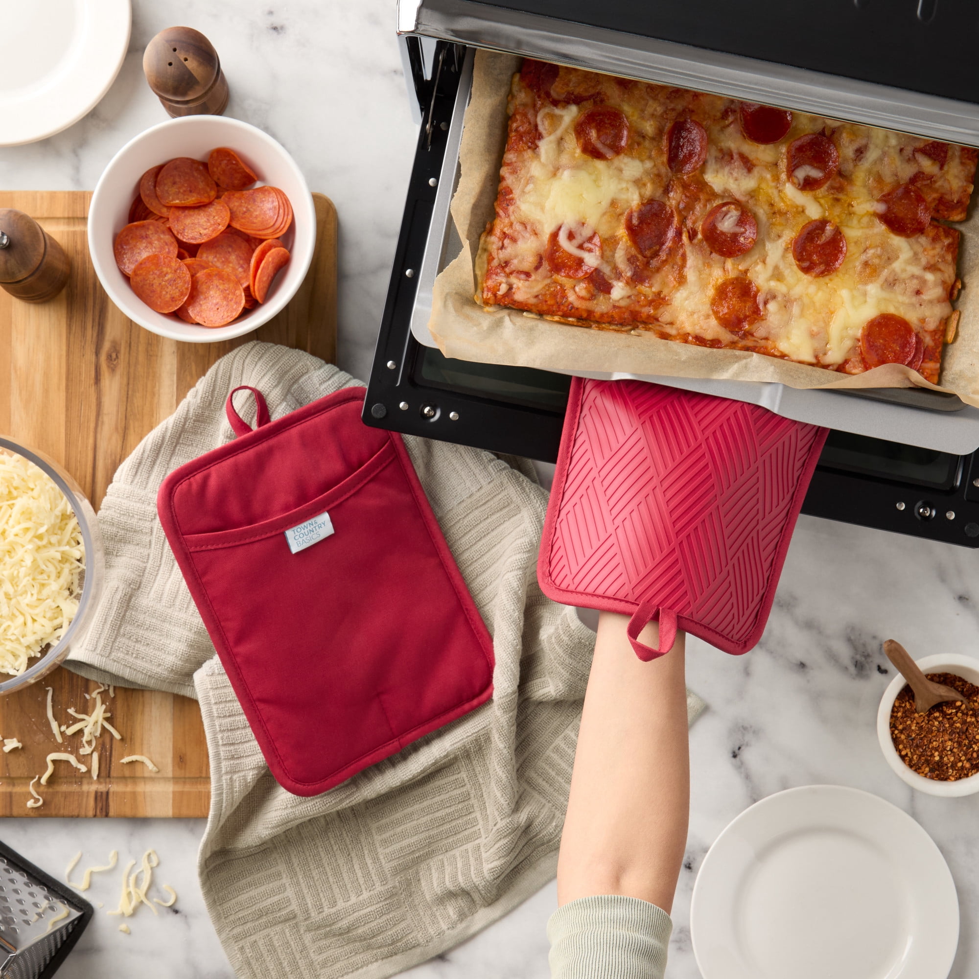 TOWN & COUNTRY BASICS Basketweave Soft Silicone Pot Holder 2-Pack Set, Heat Resistant up to 500F, Flexible Silicone, Non-Slip Grip, Red, 7.5"x10"