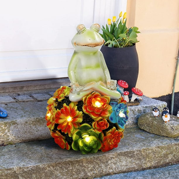 Garden Frog Statue with 8 Solar LED tive Lights Outdoor Garden