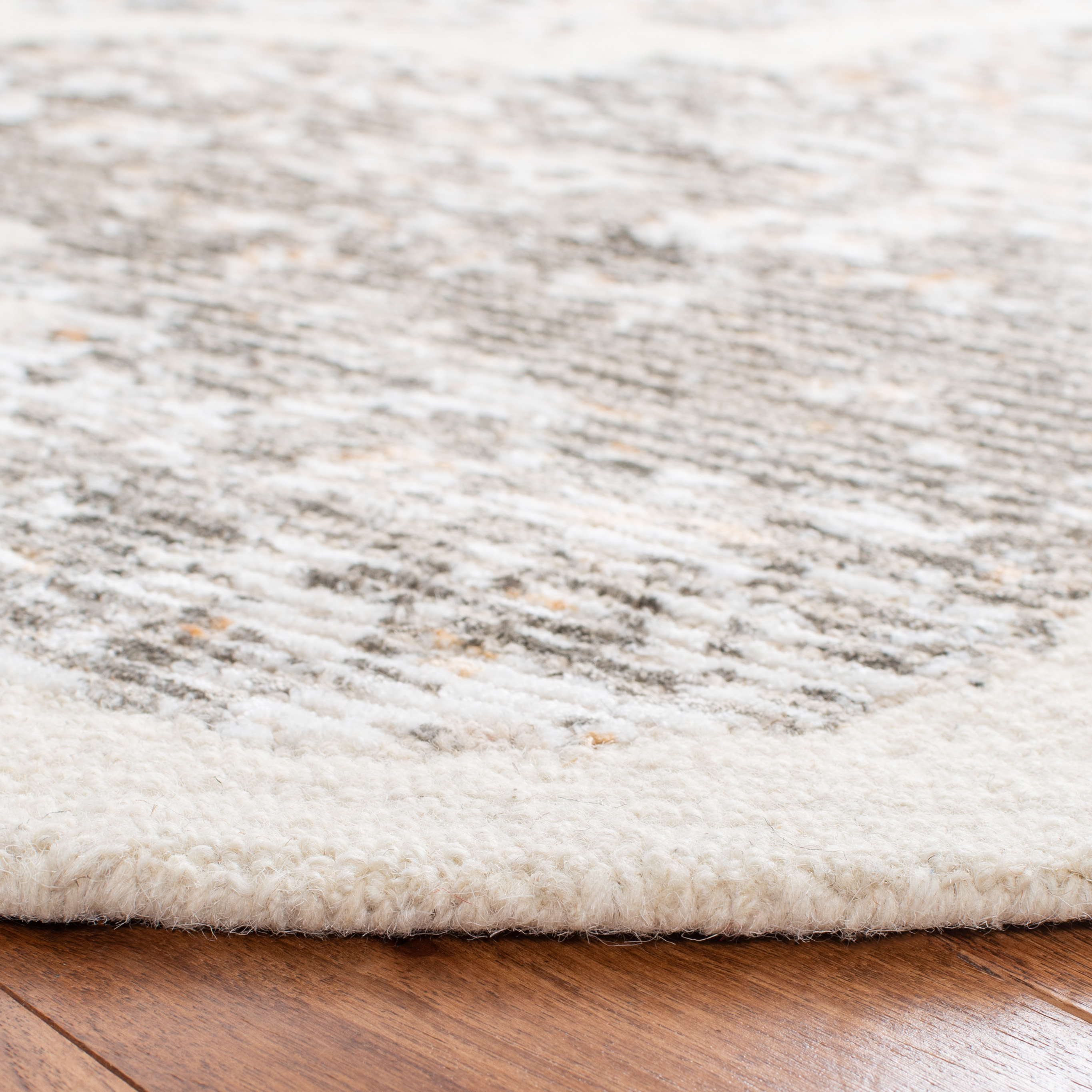 SAFAVIEH Artistry Carlie Ogee Area Rug, Ivory/Gold, 7' x 7' Round