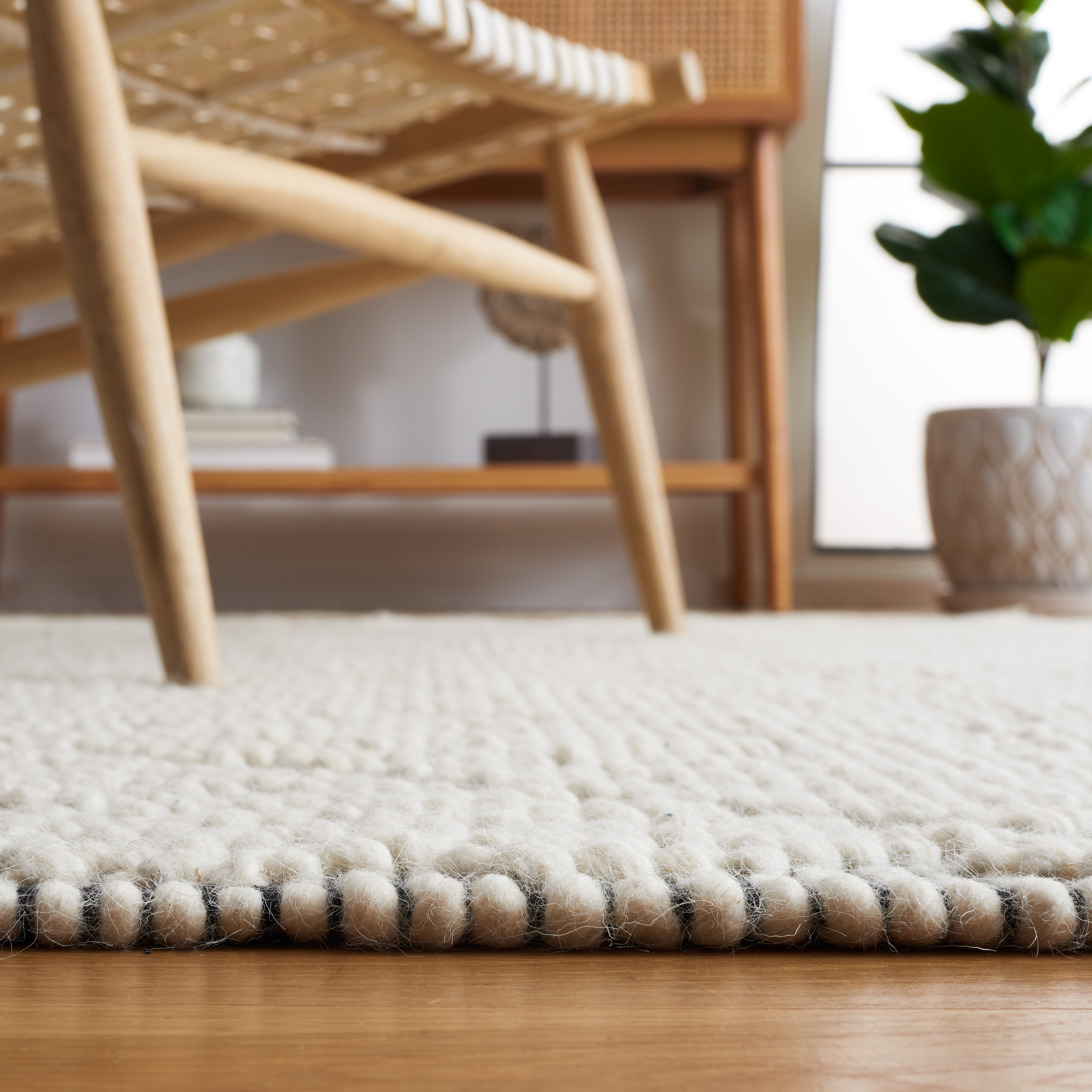 SAFAVIEH Marbella Ombre Diamond Area Rug, Ivory/Black, 6' x 9'
